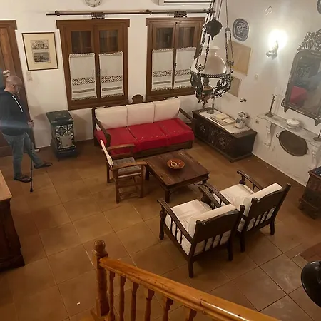 Vintage House Close Proximity To Water's Edge بيت للعطل